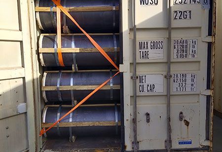 High Density Low Consumption Graphite Electrode UHP EAF Graphite Electrode for Ladle Furnaces High Density Low Consumption Graphite Electrode UHP EAF Graphite Electrode for Ladle Furnaces