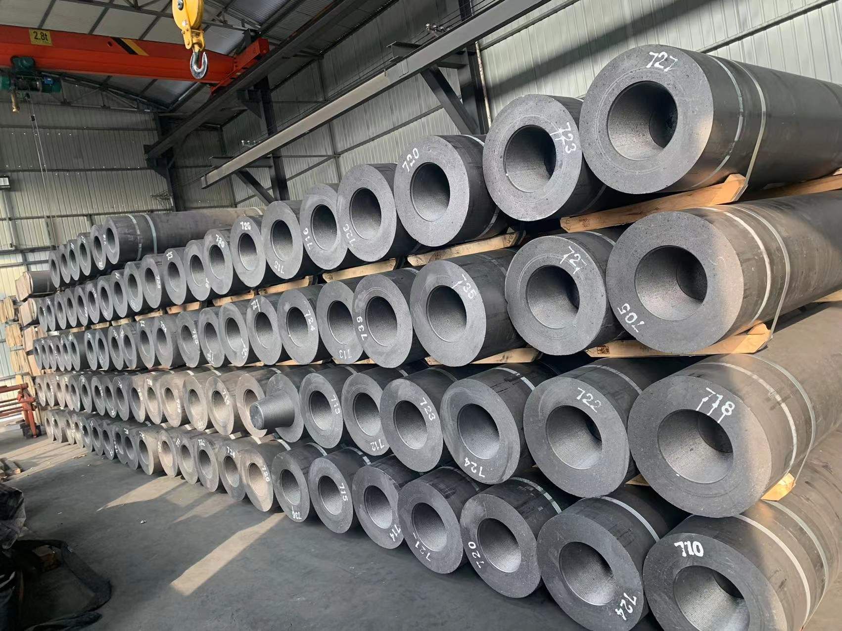 What are the uses and properties of graphite electrodes