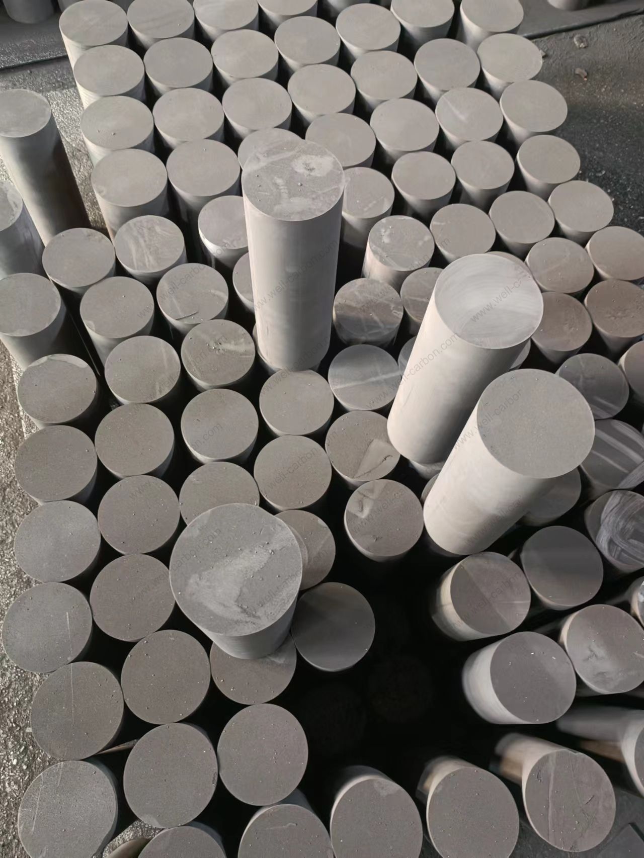 High-purity isostatic pressed graphite profiles