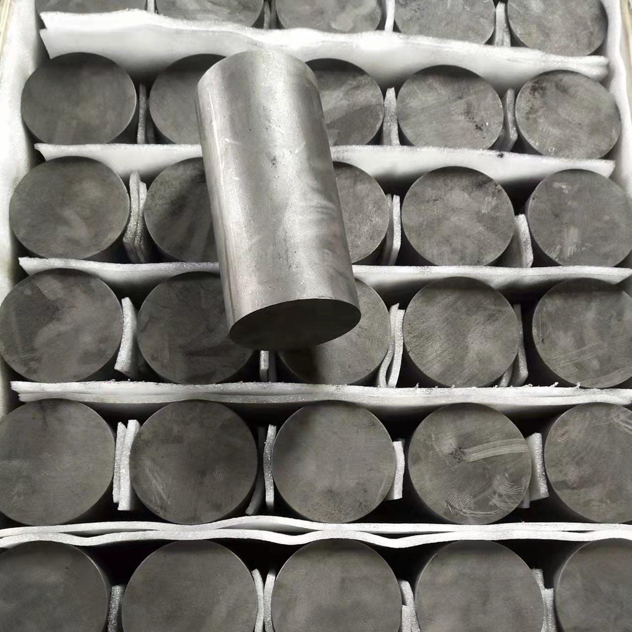 High-Purity Graphite vs Isostatic Graphite: Key Differences & Application Fields